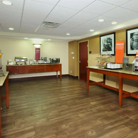 Hampton Inn & Suites Madisonville