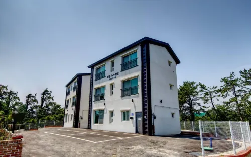 Ulsan Ganjeolgotbrang Noir Pension