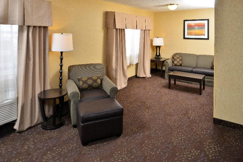 Holiday Inn Express Hotel & Suites Charlotte, an Ihg Hotel