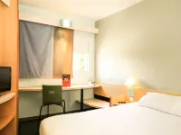 ibis Orange Centre Echangeur A7 A9 Hôtels à proximité de : Théâtre antique d'Orange
