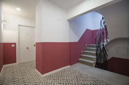 Libere Valencia Abastos Отели рядом с достопримечательностью «Terminal 1 of Valencia Airport»