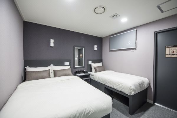 스텝인 명동_5