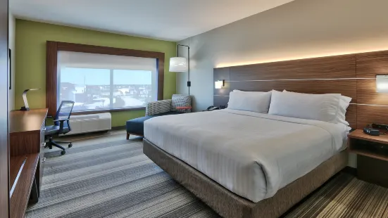 Holiday Inn Express & Suites Houston East - Beltway 8
