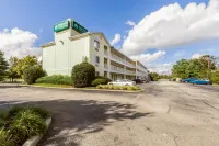 HomeTowne Studios Philadelphia - Maple Shade, NJ Hotels in Maple Shade