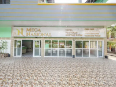 Mega Nasional Hotel & Restaurant Hotel di Gunungsitoli Selatan