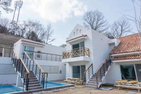 Damyang CL Pension Отели в г. Тамян