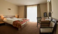 CE Plaza Hotel