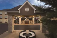 Country Inn & Suites by Radisson, Nashville Airport East, TN Hotels near Nashville Shores Lakeside Resort