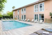 Best Western Plus Hyeres Cote Dazur - Pools