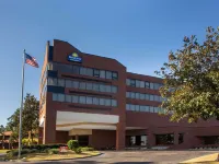 Days Inn & Suites by Wyndham Tallahassee Conf Center I-10 Hotels near Fun Station