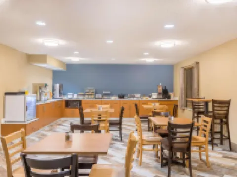 普雷裏德欣温德姆美吟温德姆酒店 克勞福德縣酒店