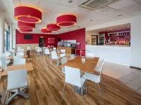 Travelodge Borehamwood Hotels in Elstree and Borehamwood