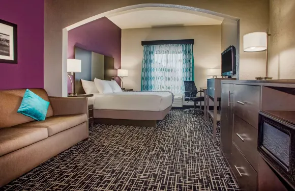 龐通海灘拉昆塔温德姆套房酒店