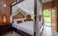 Harny's Garden Villa Hotel dekat Kolam pemancingan PAK NO