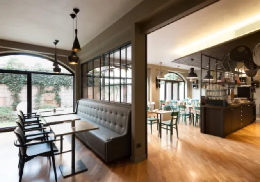 Hotel Lombardia Hotels near Loreto Station