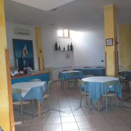 Spacious Double Room by the Sea