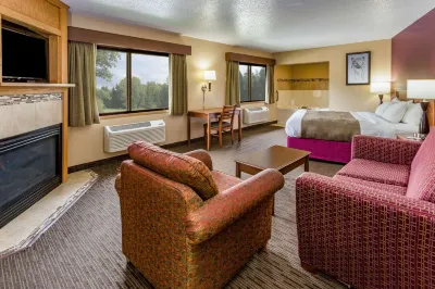 AmericInn by Wyndham Duluth South Black Woods Event Center