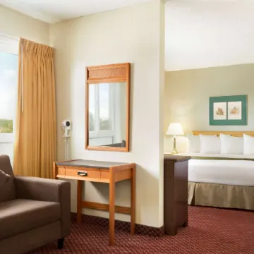 Travelodge by Wyndham Lethbridge