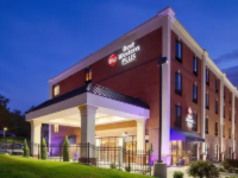 Best Western Plus College Park Hotel Hotels in Berwyn