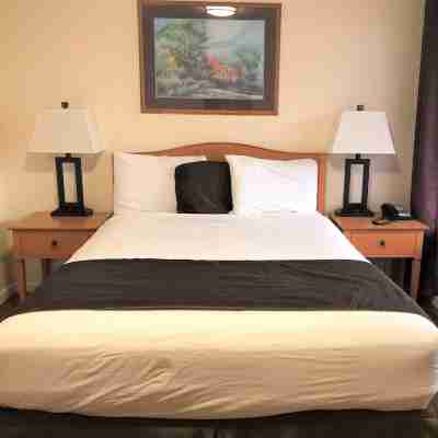 Blue Coast Inn & Suites Rooms