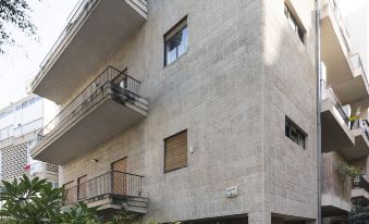 Diz 3 by TLV2Rent