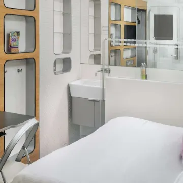Yotelair Amsterdam Schiphol Transit Hotel Отели рядом с достопримечательностью «Схипхол»