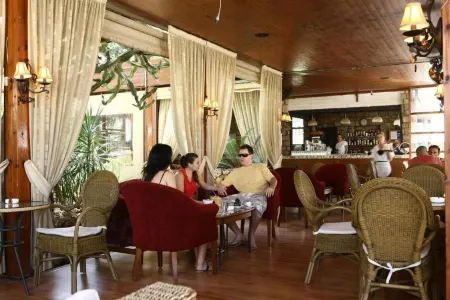 中央狄俄尼索斯酒店