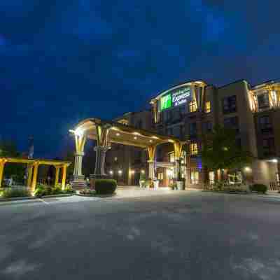 Holiday Inn Express & Suites Riverport Richmond Hotel Exterior