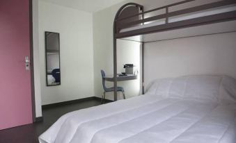 Egg Hotel Sevran