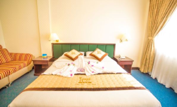 Royal Hotel - Housity