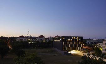 Little National Hotel Canberra