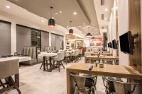 Holiday Inn PORTLAND WEST - HILLSBORO by IHG - breakfast