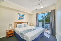 North Cove Waterfront Suites Hotels in Cairns North