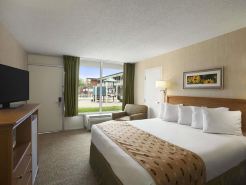 Days Inn by Wyndham Frederick