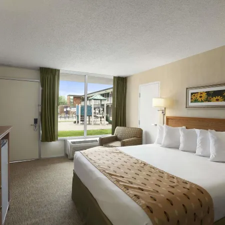 Days Inn by Wyndham Frederick