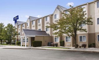 Microtel Inn & Suites by Wyndham Louisville East