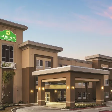 La Quinta Inn & Suites by Wyndham Gonzales TX