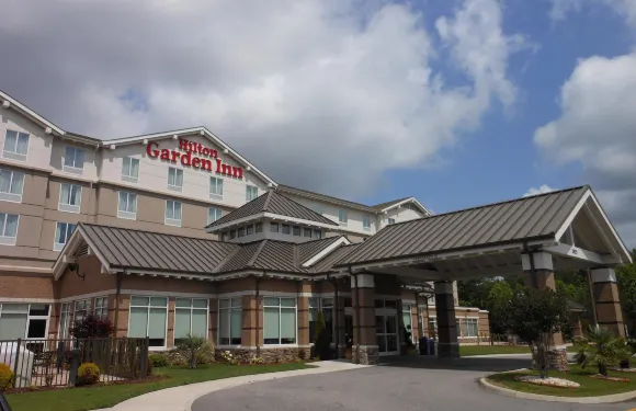 切薩皮克薩福克希爾頓花園酒店