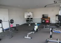 Asure Pukekura Motor Lodge - Gym