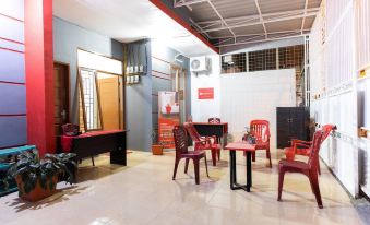 RedDoorz @ Jalan Dr Mansyur Medan 2