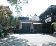 OYO 1130 Bandoeng Guest House Syariah Hotel di Penanggungan
