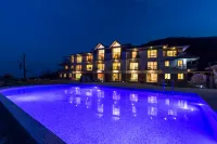 Sunshine Resort Pokhara - Your Private Paradise - Infinity Pools