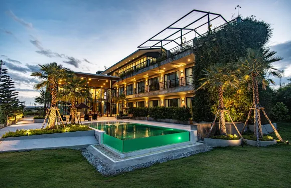 河畔棕櫚度假村