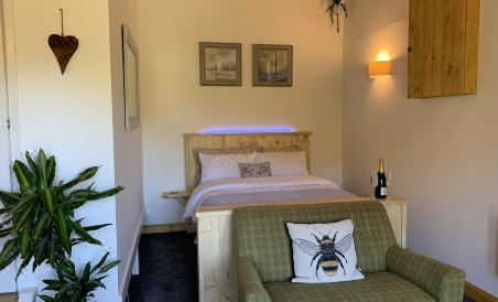 1 Bed Barn Farm Stay - Housity
