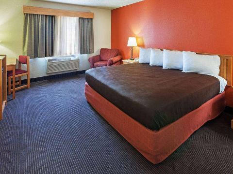 AmericInn by Wyndham Sturgeon Bay