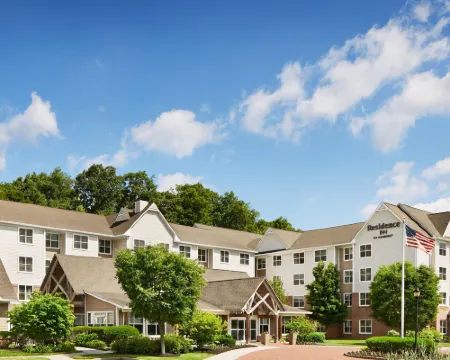 เรสซิเดนซ์อินน์ บายแมริออท ฟิลาเดลเฟีย แลงฮอร์น โรงแรมในBucks County