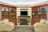 Days Inn by Wyndham Burlington East - 2-Star