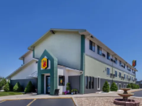 堪薩斯城巴里路-機場速8酒店 梅酒店