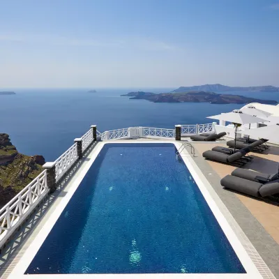 Petit Palace Suites Hotel berhampiran Pelabuhan Athinios