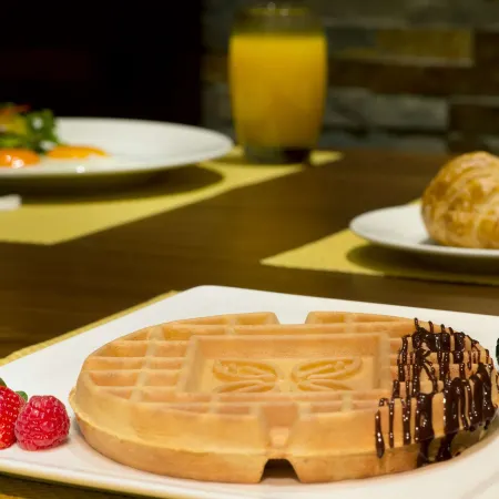 Hilton Garden Inn Dubai Al Muraqabat - Deira